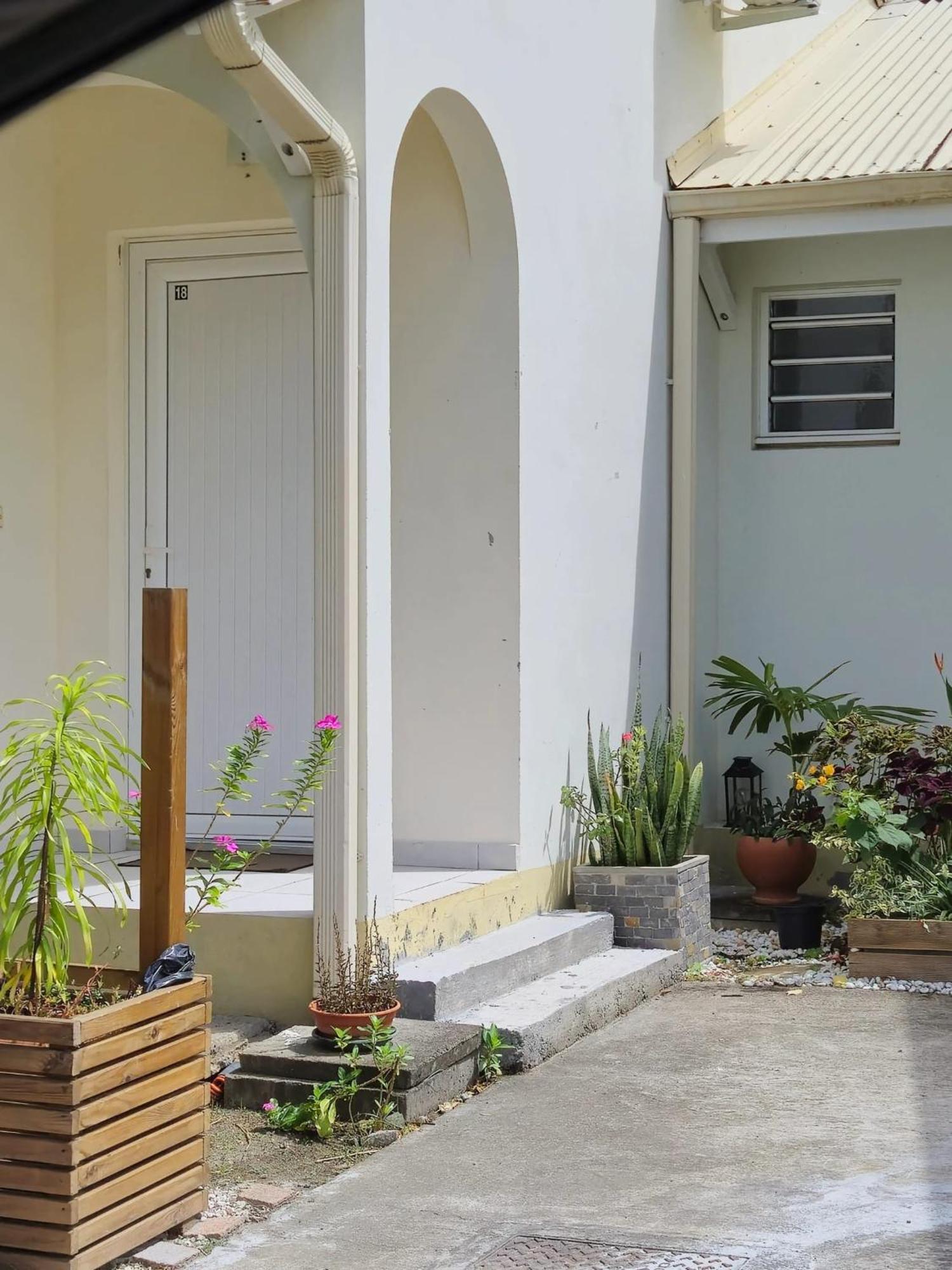 Maison Charmante A Sainte-Anne Avec Jardin Et Pergola En Bois. Exterior foto